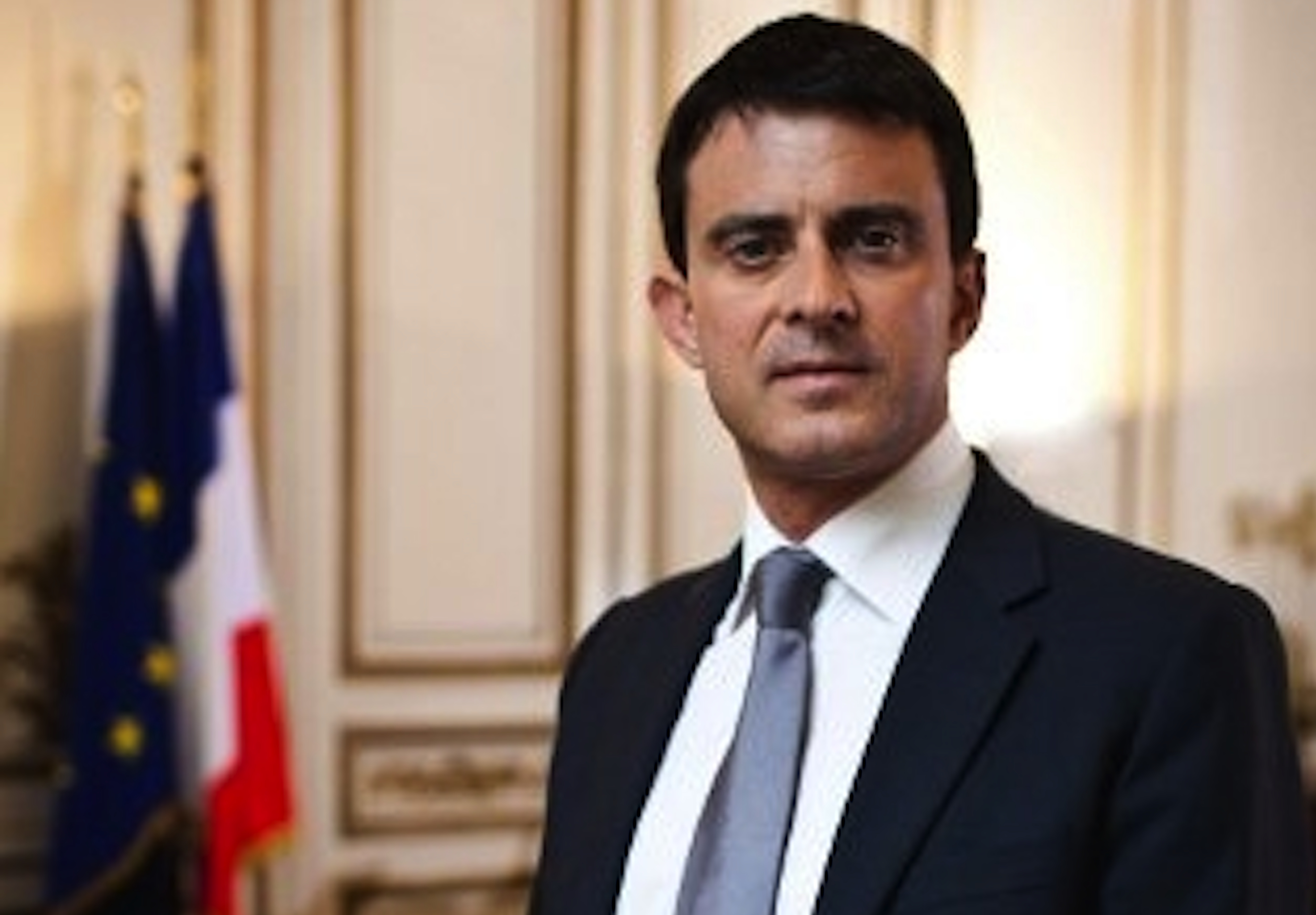 Manuel Valls est arrivé au Tchad vendredi soir pour rencontrer Deby et les soldats français
