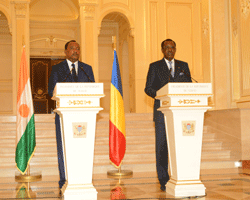 Conférence de presse conjointe des présidents Idriss Deby Itno et Mahamadou Issoufou