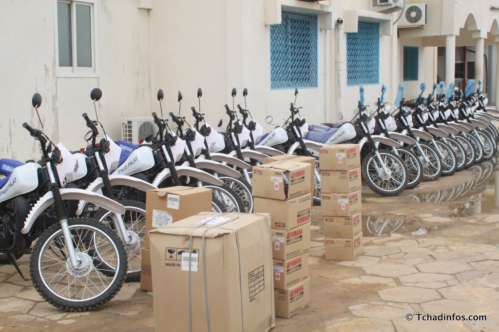 Le PNUD fait don de 2 véhicules et 98 motos cross au ministère de la Santé