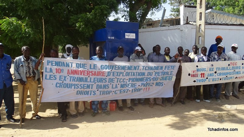 Des ex travailleurs pétroliers font sit-in devant les locaux d’ESSO, à N’Djaména