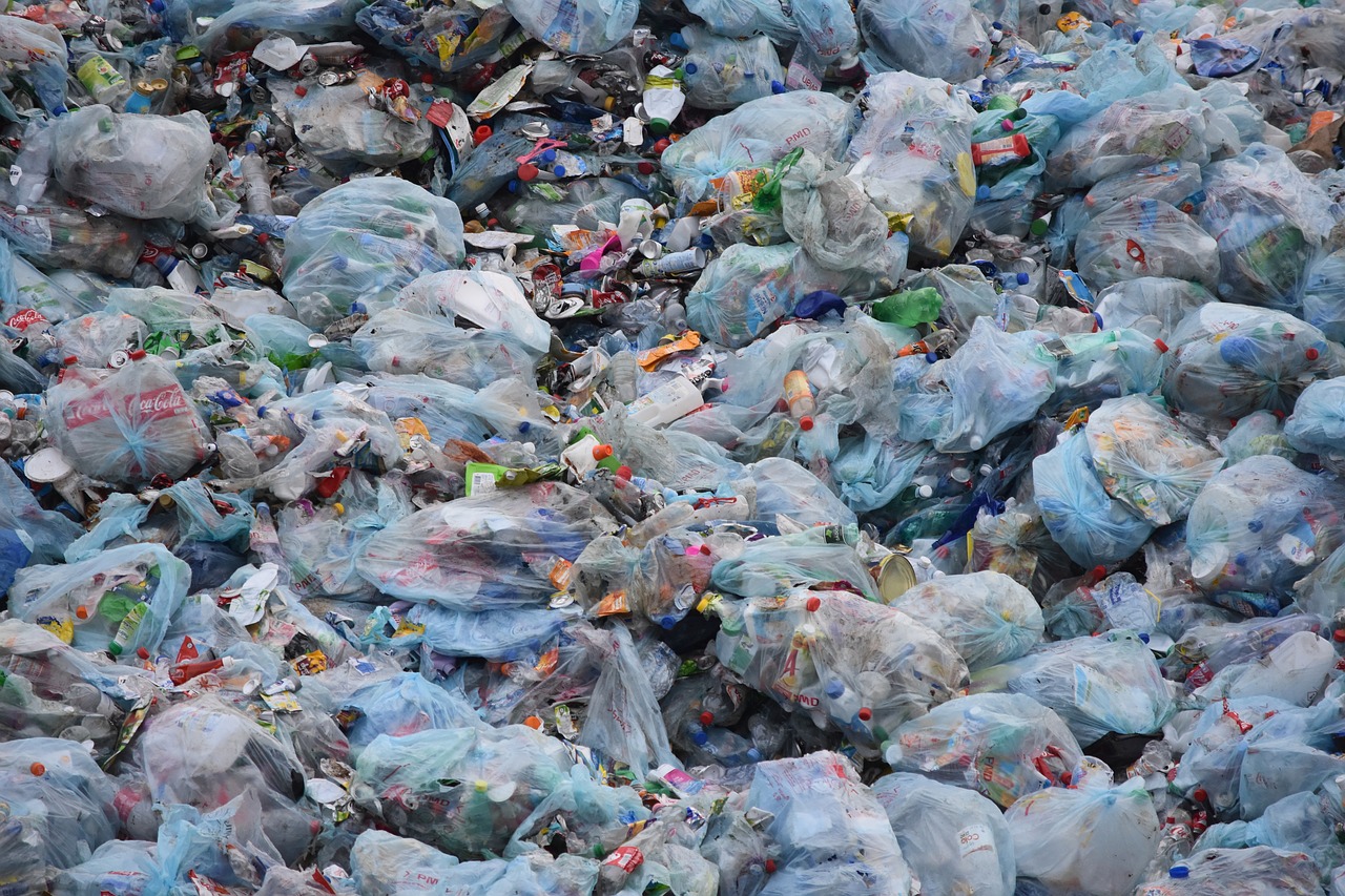 Le programme des Nations Unies pour l’environnement envisage de réduire la pollution plastique de 80 %, d’ici à 2040