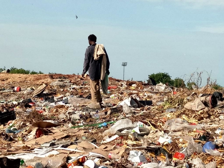 Société : Les « Django Django », trieurs d’ordures pour survivre