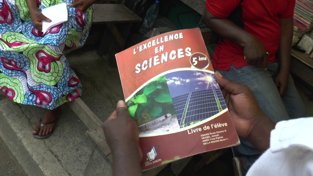 Niveau du système éducatif 6/11 : le manuel scolaire de 5ème qui divise au Cameroun