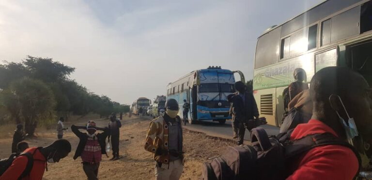 Tchad : bloqués à l’entrée sud de Ndjamena, ils trouvent des voies détournées pour regagner chez eux