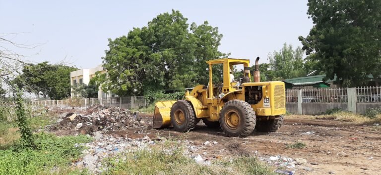 Tchad : la mairie procède à l’enlèvement des ordures autour de l’ENS