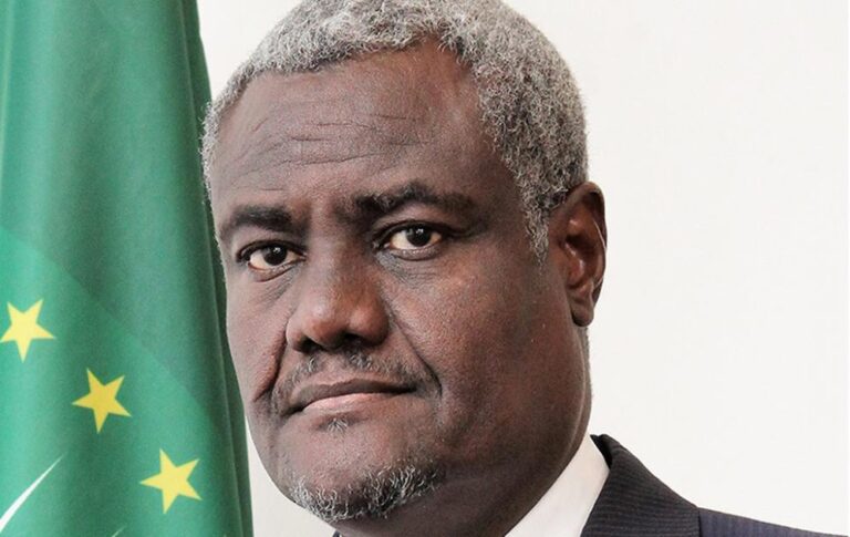 Mali : Moussa Faki Mahamat condamne l’arrestation d’IBK et de son premier ministre