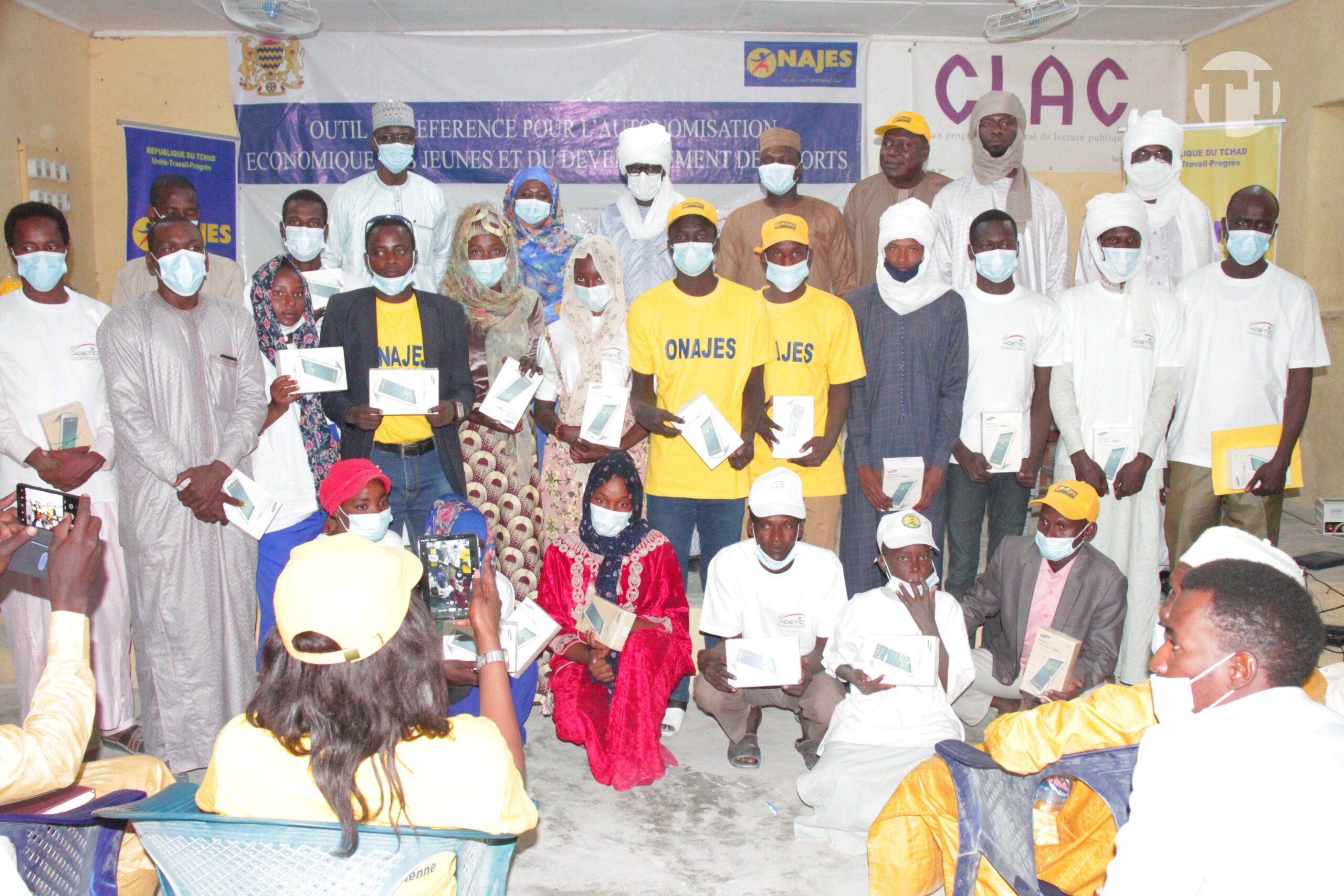 Tchad – Mao : plusieurs jeunes remportent des tablettes numériques de l’Adetic