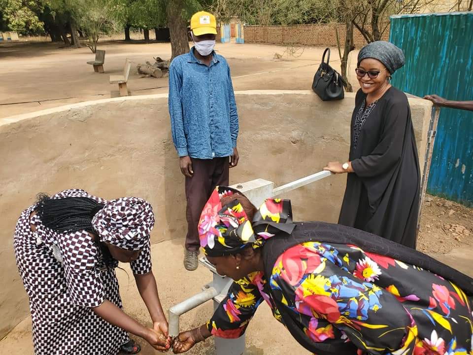 Tchad : la ministre de la Femme offre des forages d’eau potable aux populations de quatre localités du Mandoul