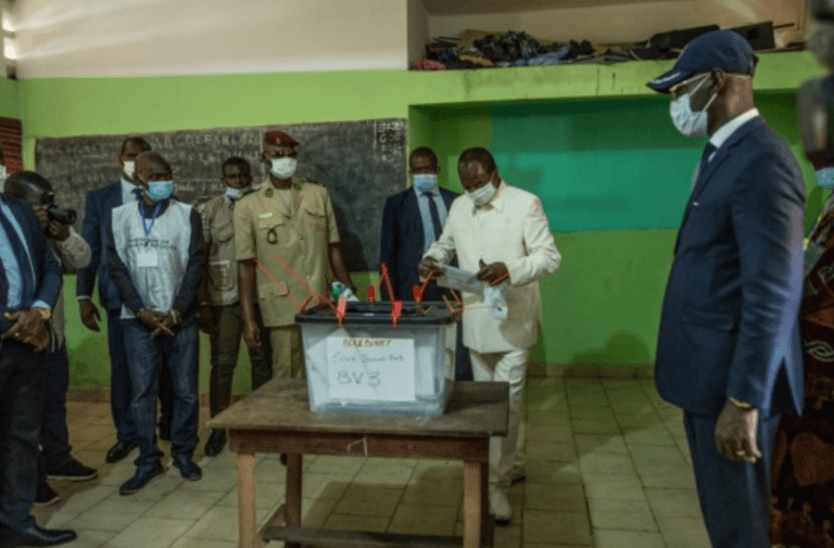 Guinée/présidentielle : les observateurs saluent un scrutin apaisé, transparent et inclusif