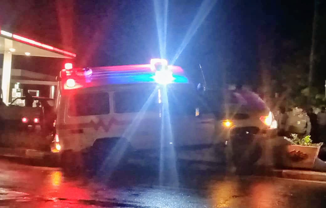 Faits divers : une ambulance s’est heurtée à un poteau électrique sur l’avenue Mobutu