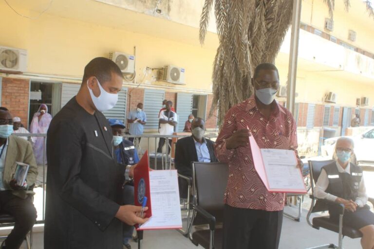 Coronavirus : l’OMS fait don de matériels au Tchad