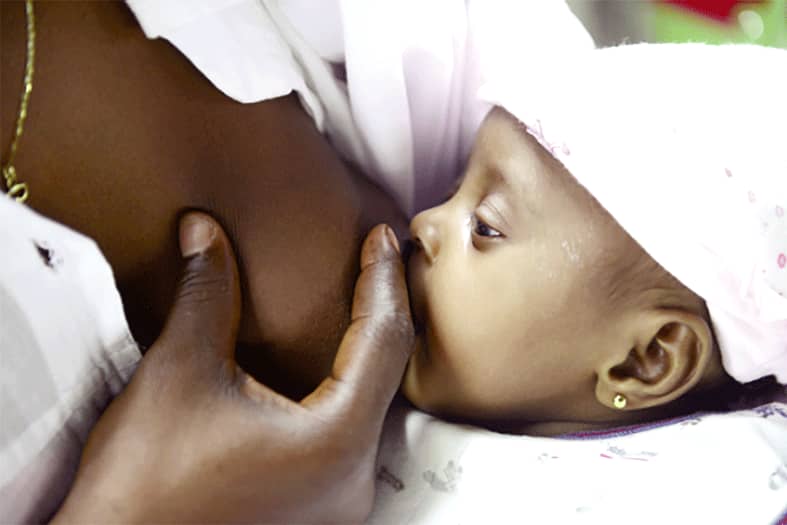 Santé: “l’allaitement maternel exclusif pose le socle d’un bon développement de l’enfant”, Dr Mantou Bruno