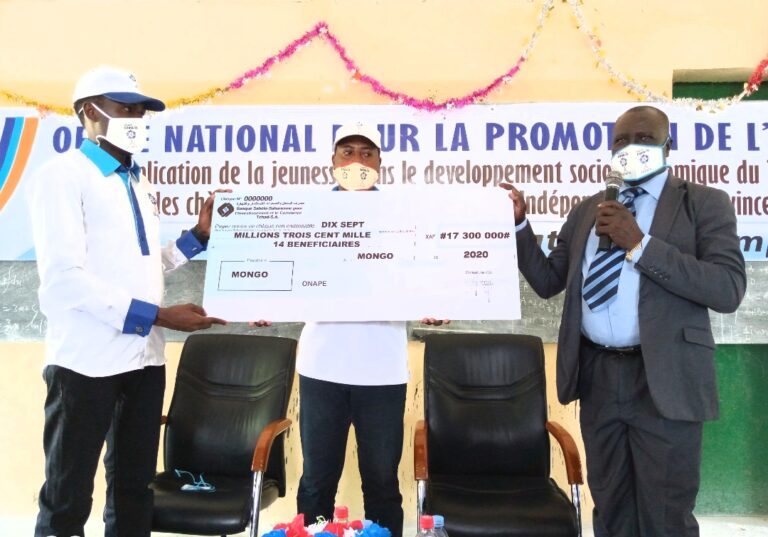 MONGO : un chèque de 17.300.000FCFA aux nouveaux promoteurs ONAPE