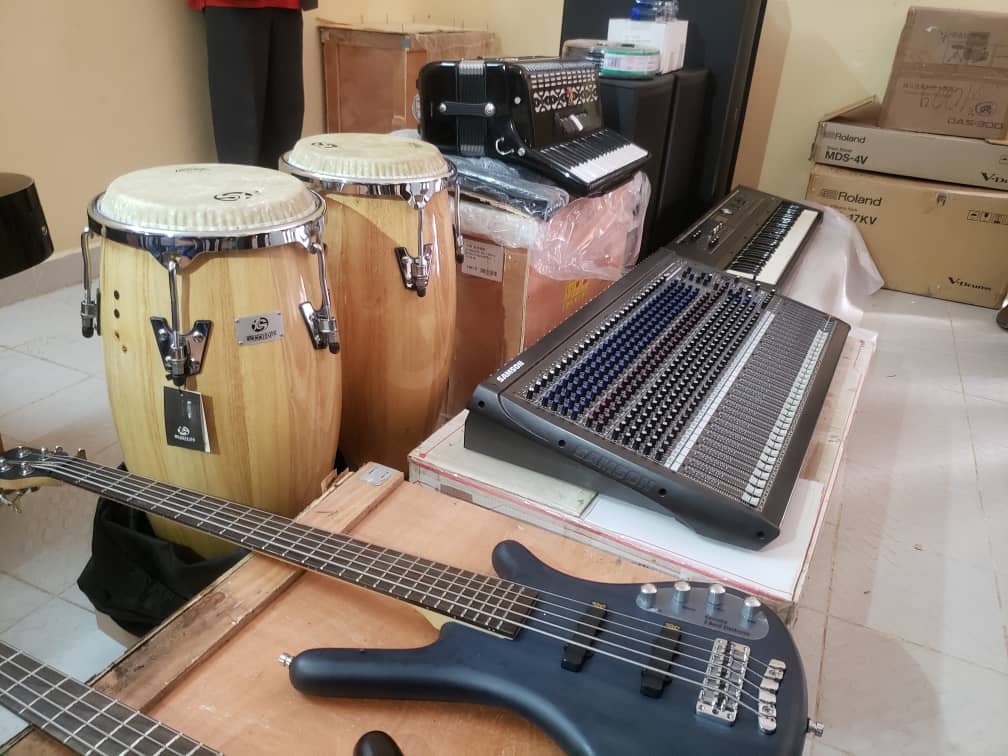 Tchad : L’ambassade de Chine au Tchad fait un don de matériels musicaux à l’orchestre national