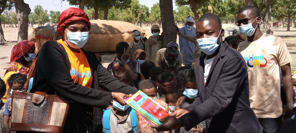 Tchad: La dynamique citoyenne “No limit” offre des matériels à l’école des enfants nomades de Toukra