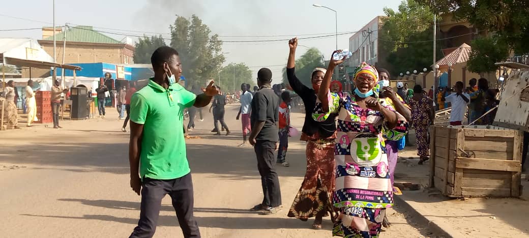 Tchad: des manifestants divertissent la police