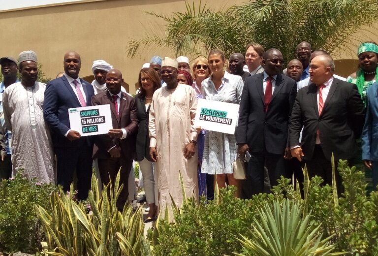 Tchad : signature de deux conventions pour lutter contre la tuberculose, le Sida et le palu