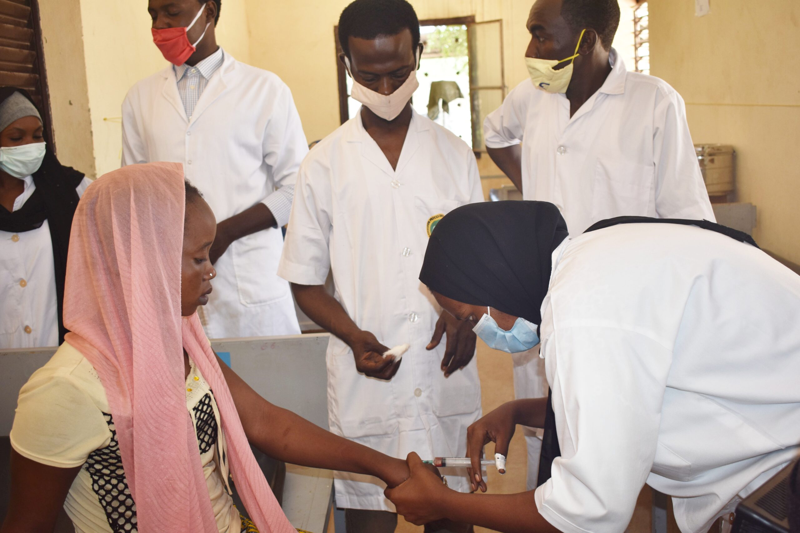 Abéché : médecins et infirmiers s’activent pour soigner les malades de chikungunya