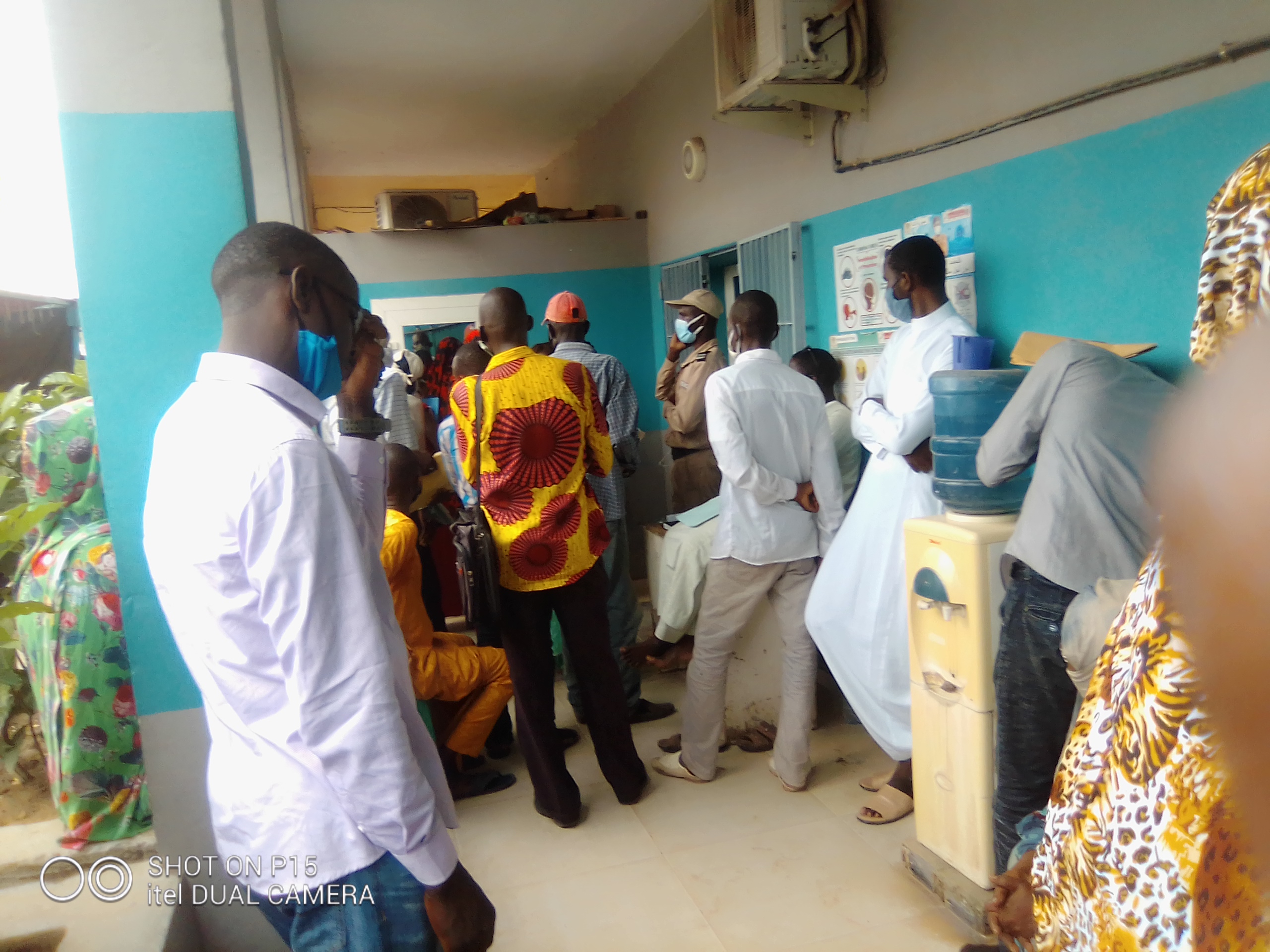 Tchad : le calvaire des usagers devant les banques pour verser les frais de la carte nationale