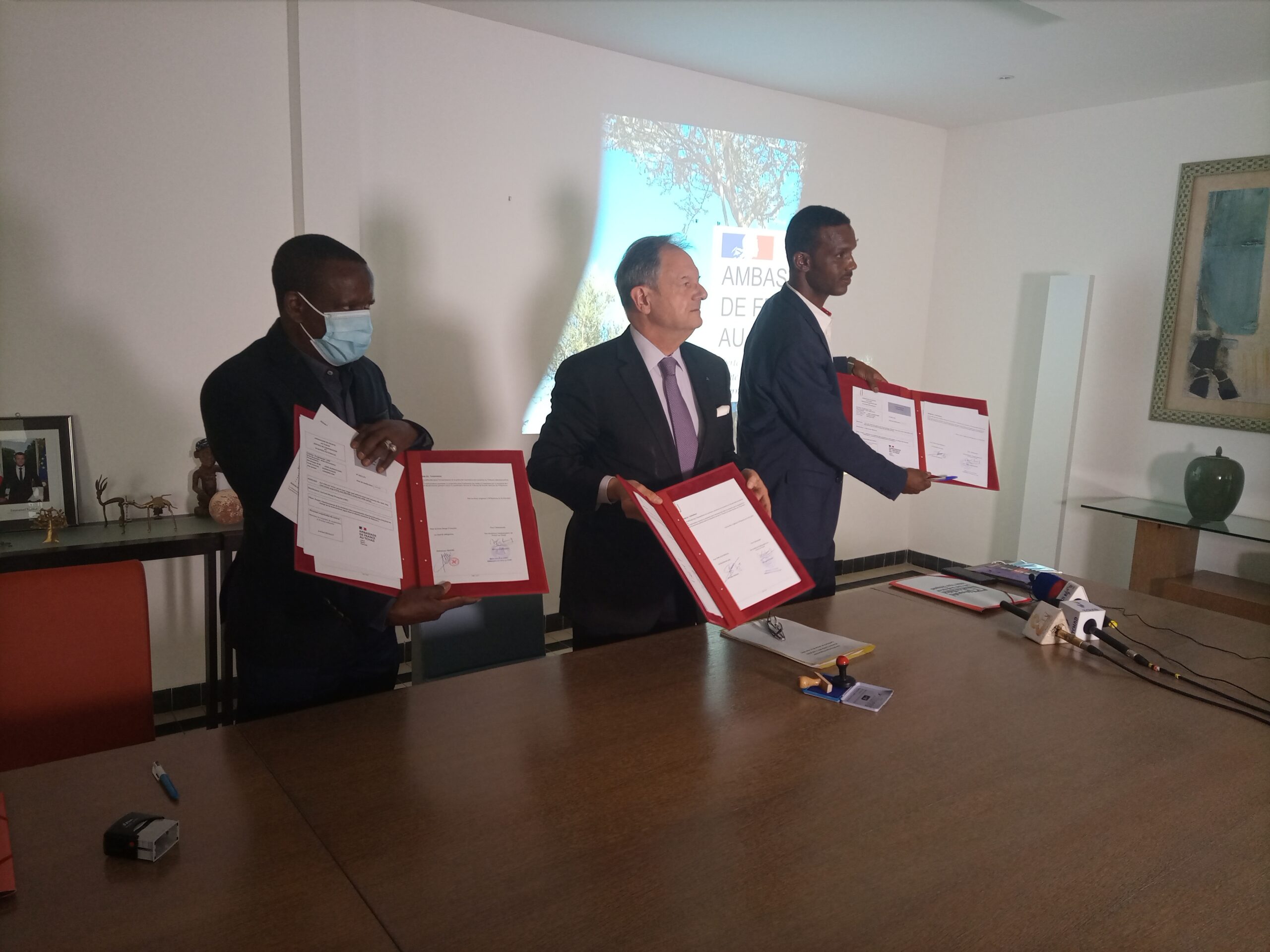 Tchad : l’ambassade de France appuie deux organisations dans la lutte contre la malnutrition