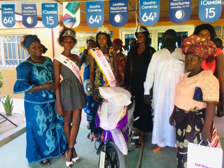 Tchad : La Miss top model 2020 Solkem Catherine Madouka reçoit une moto et d’autres lots