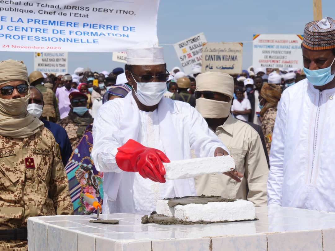 Tchad : le président Idriss Deby pose la première pierre de  construction d’un centre de formation technique et professionnelle à Massakory