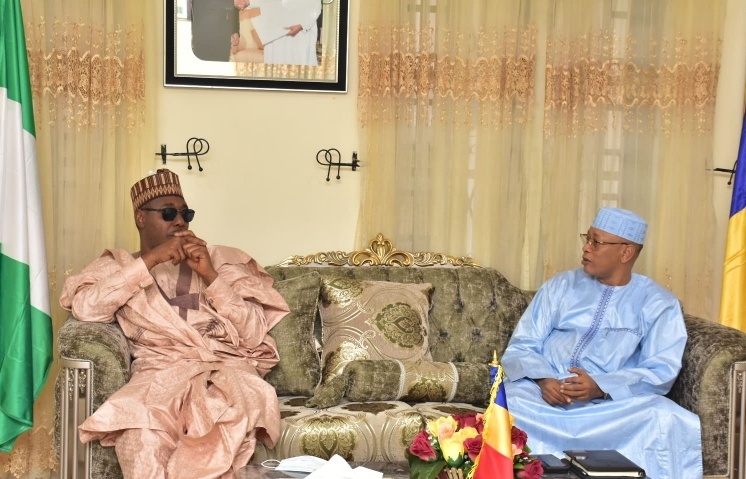L’ambassadeur du Tchad au Nigeria reçoit le gouverneur de l’Etat du Borno
