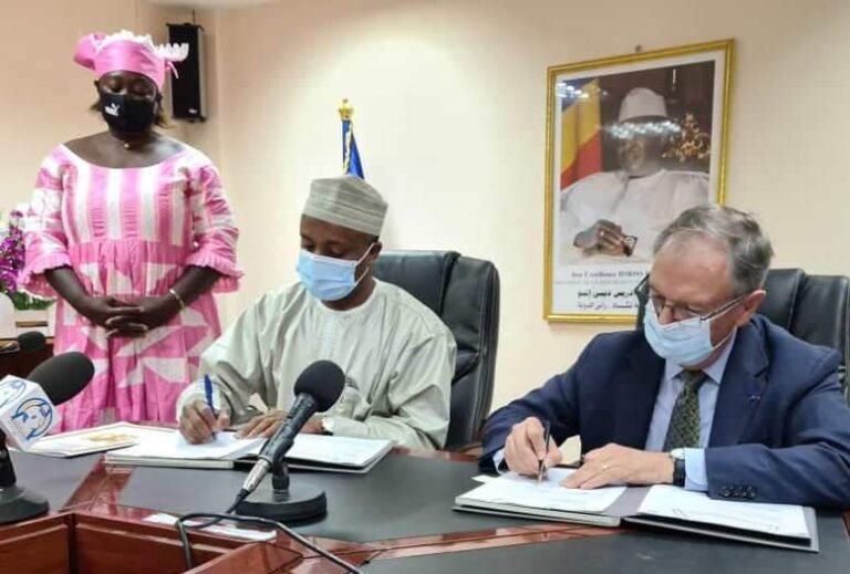 Partenariat France-Tchad : signature d’une convention de financement dans le secteur de la santé