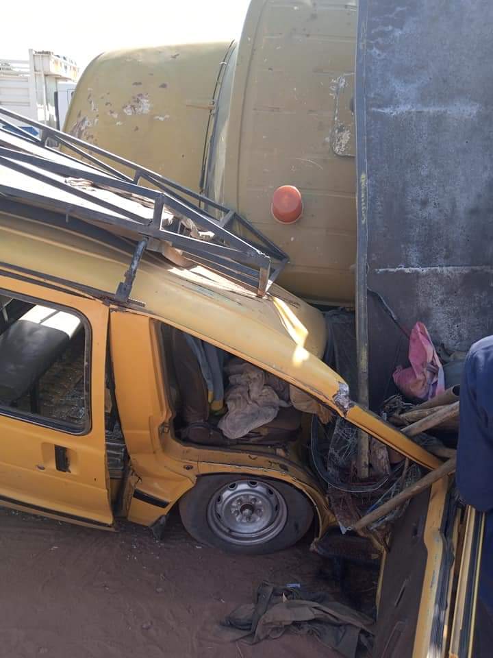 Accident : collision entre un gros-porteur et un minibus sur l’axe Medegue-Mogorom
