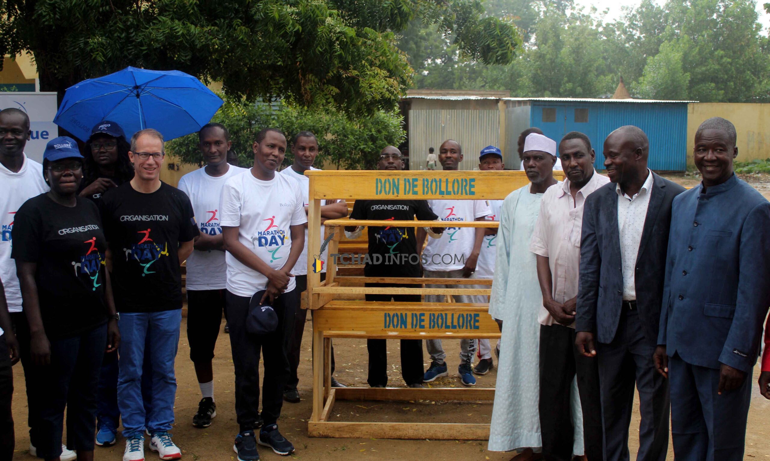 Tchad : Bolloré Transport &  Logistics offre des tables-bancs à l’école pilote de Farcha