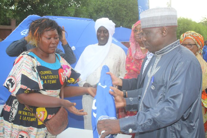 Tchad : tables, bancs, parasoleil offerts aux femmes commerçantes