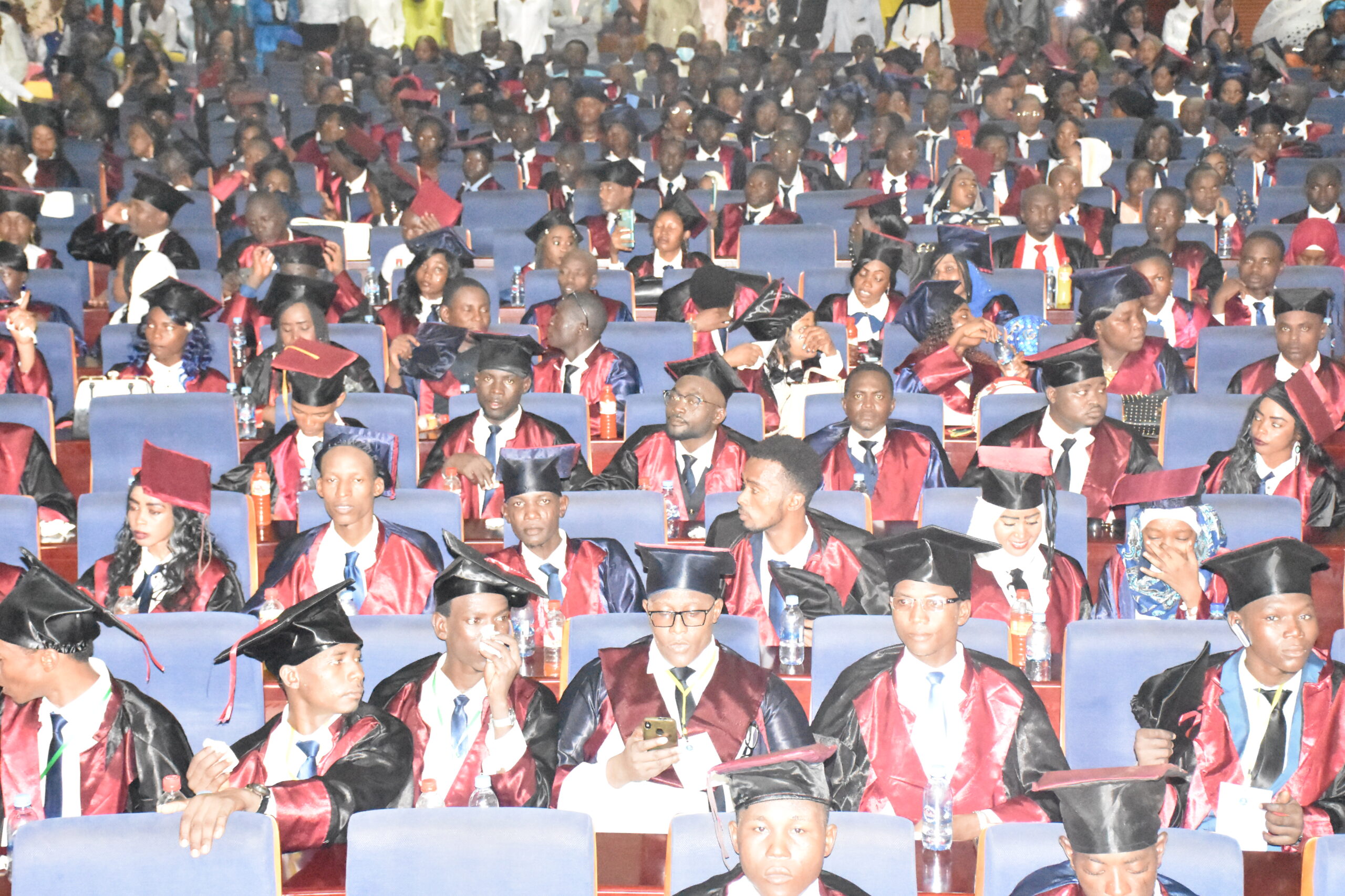 Université de N’Djaména : remise des parchemins aux lauréats de la promotion ”Dr Maoundonodji Gilbert” de la Faculté des sciences juridiques et politiques