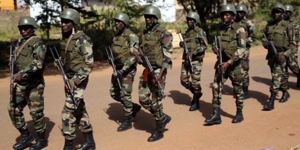 Mali : 63 terroristes, 15 soldats et 3 civils tués dans des attaques contres l’armée
