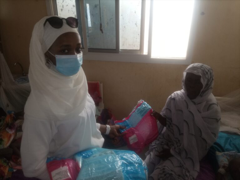 L’association Mariam against malaria remet des moustiquaires  à une unité de l’Hôpital de la mère et de l’enfant