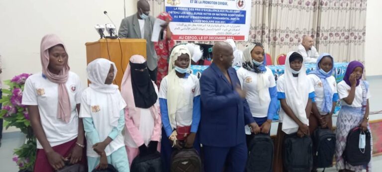 Tchad : 300 filles qui ont obtenu de meilleures notes en science au BEF sont récompensées