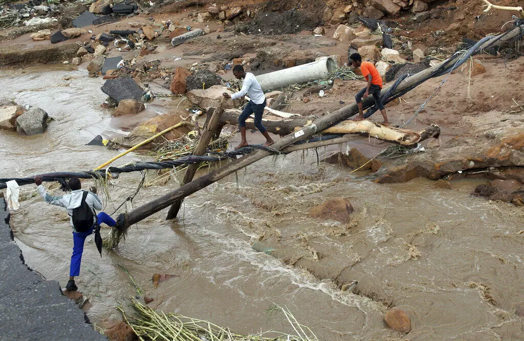 Afrique du Sud : le bilan des inondations s’élève à près de 400 morts