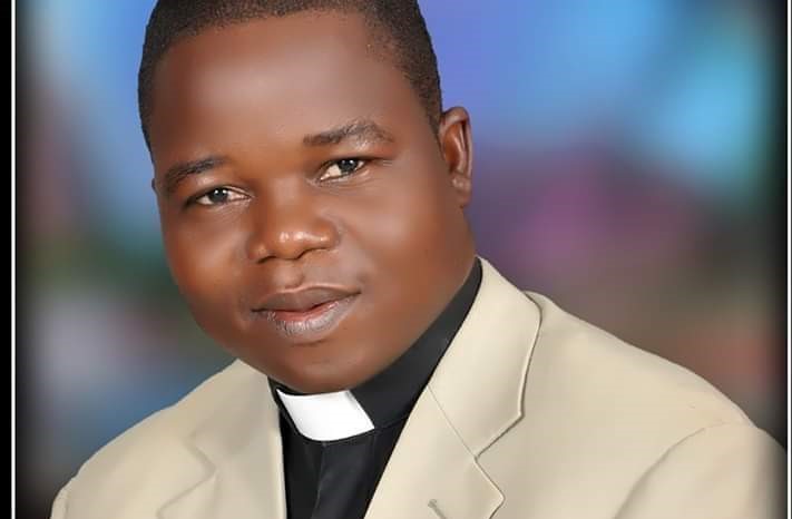 Religion : « La Toussaint, c’est l’Église en communion », abbé Madou Simon-Pierre