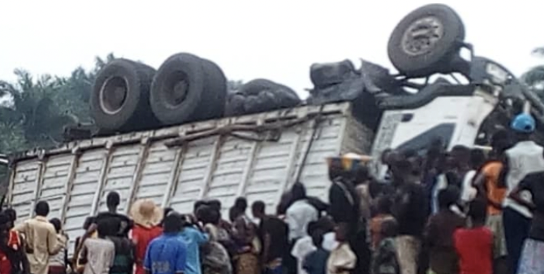 RDC : un camion finit sa course dans une rivière causant une cinquantaine de morts