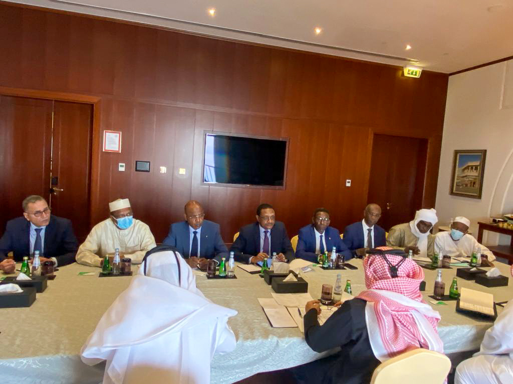 الحوار الوطني: وفد بقيادة وزير الخارجية يصل إلى الدوحة