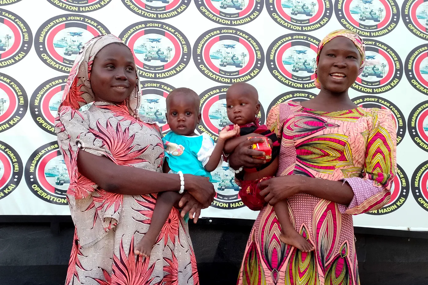 Nigeria : 8 ans après leur enlèvement, deux “filles de Chibok” retrouvées par l’armée