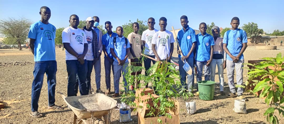 L’association “Tchad Uni Vers Vert” lance l’initiative un élève un arbre à N’Djaména