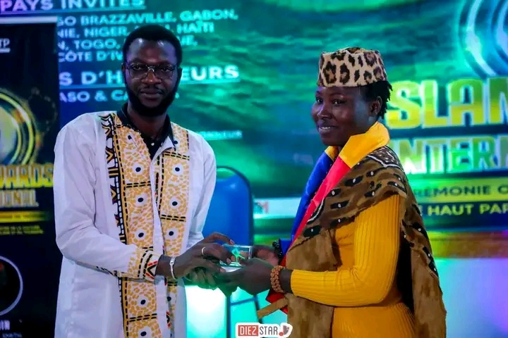 Culture : la slameuse tchadienne Graly’s remporte un prix au Slam Awards international