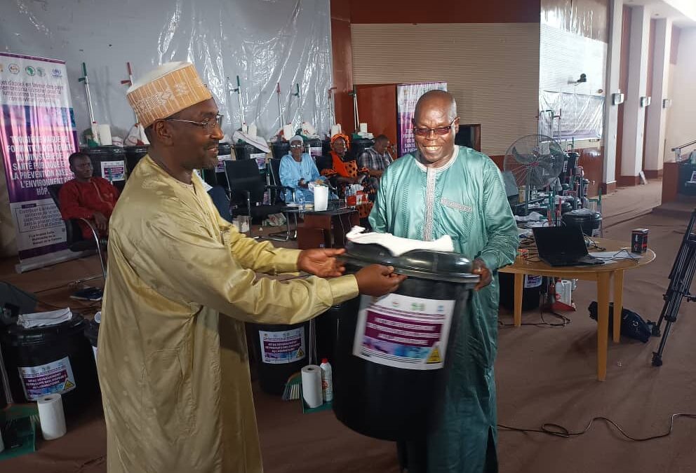 Santé : des agents d’hygiène et d’assainissement des hôpitaux de N’Djamena et des provinces ont reçu de kits pour la gestion des déchets biomédicaux