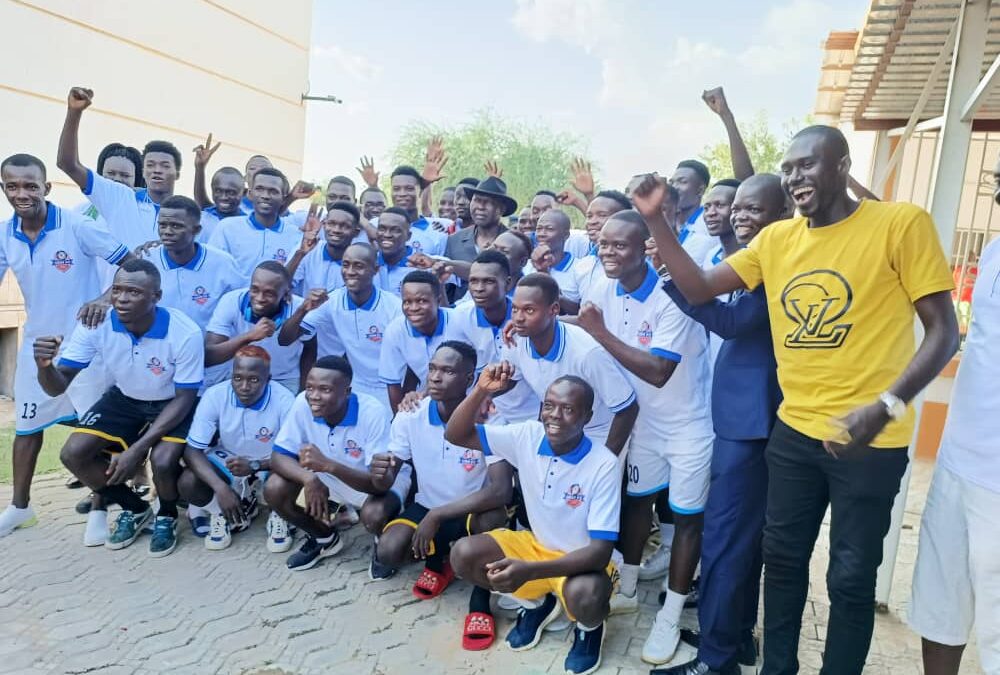 Championnat national de football : Laoukein Kourayo Médard encourage les joueurs du Logone occidental