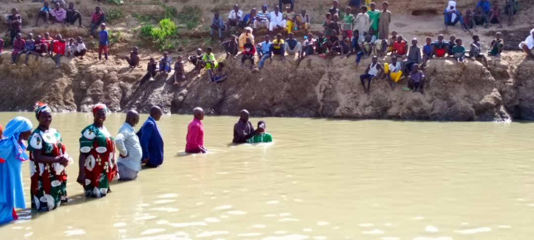 Salamat : 5 fidèles de l’Eglise Baptiste Mid mission d’Am-Timan baptisés