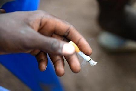 Le tabagisme recule dans le monde, surtout en Afrique
