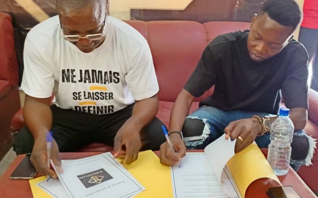 Musique : l’artiste MK Max et la maison de production Takoun-Tchad signent un contrat de production