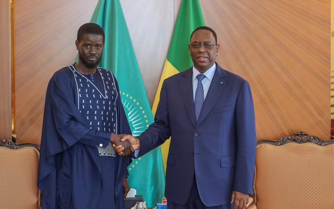 Sénégal : Macky Sall reçoit son successeur Bassirou Diomaye Faye