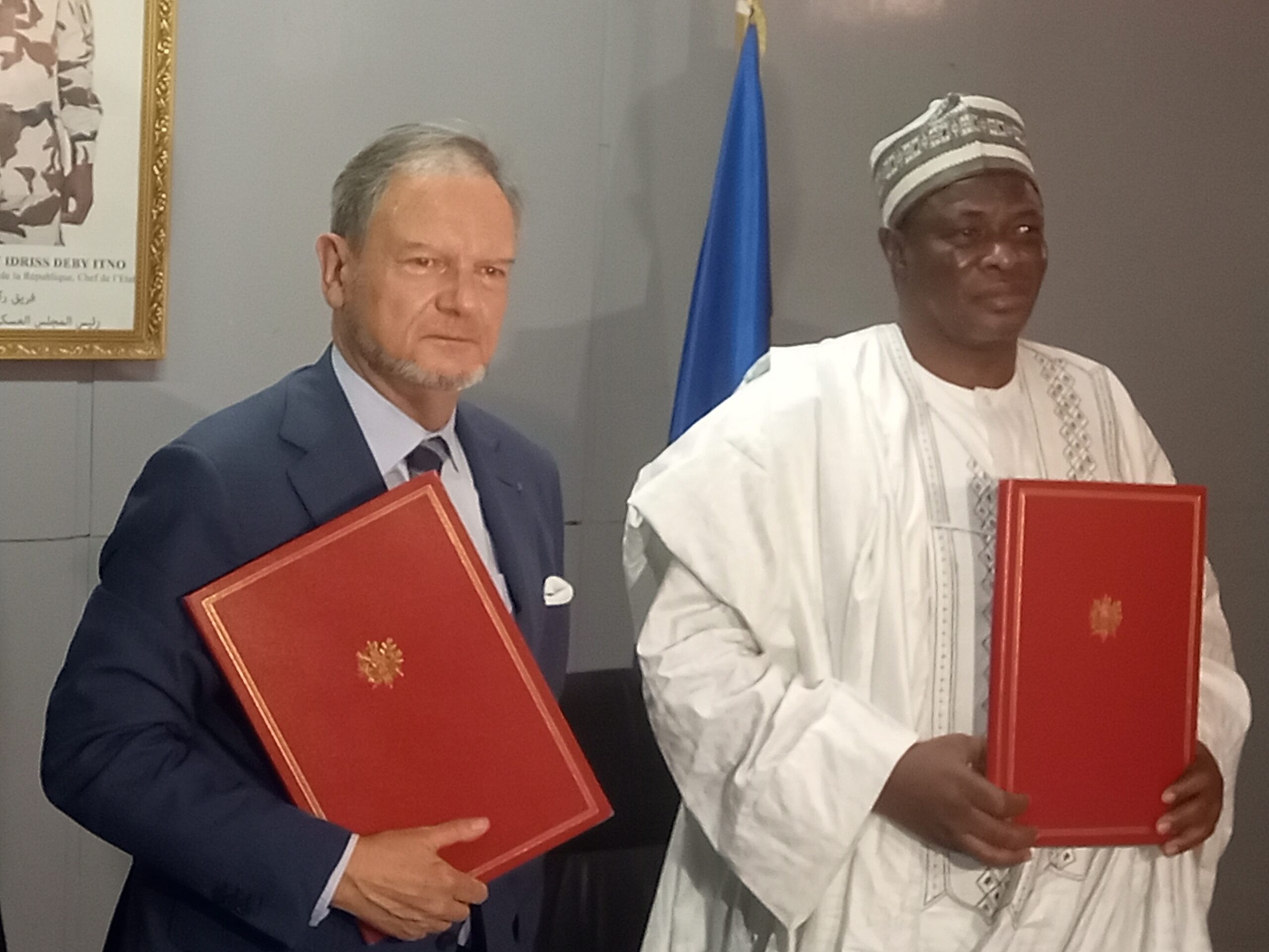 Le Tchad et la France signent un accord de partenariat sur le volontariat