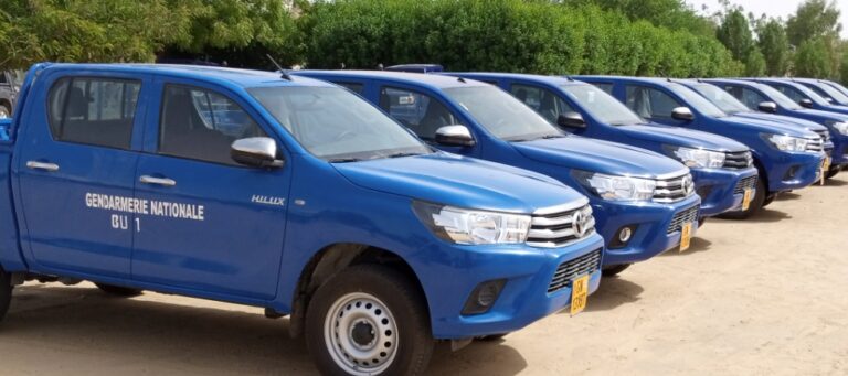 Le gouvernement met dix véhicules à la disposition de la Gendarmerie nationale